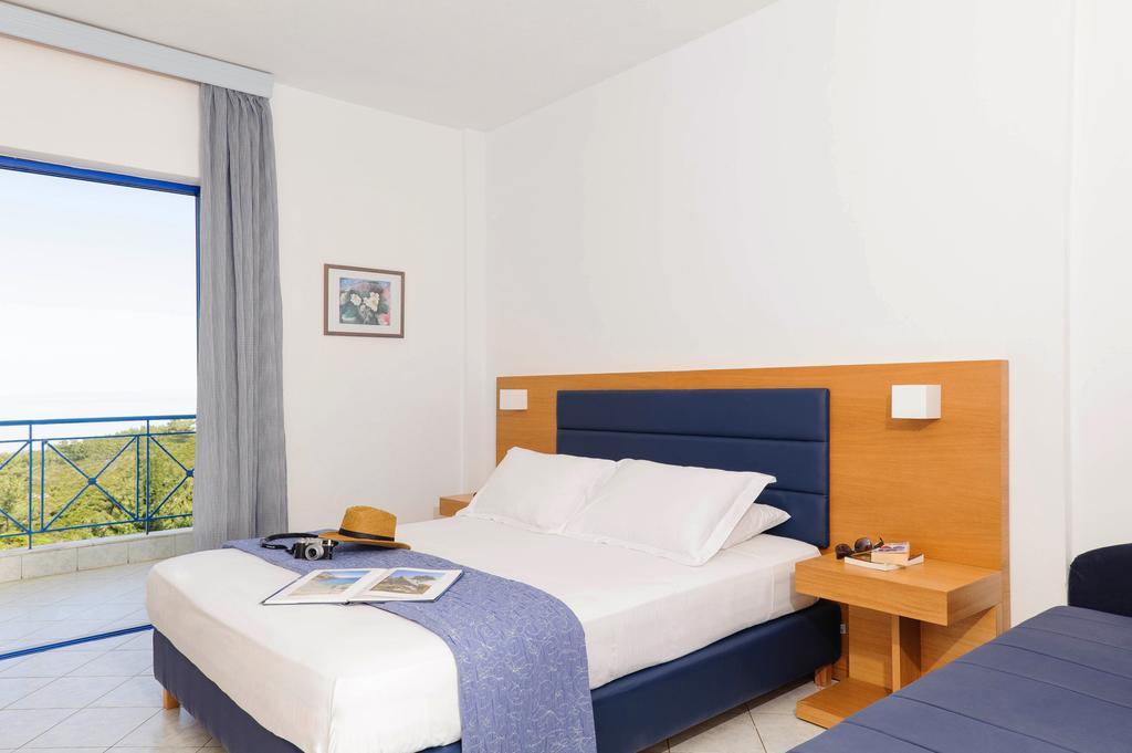 Karras Star Hotel Evdilos  Exterior photo